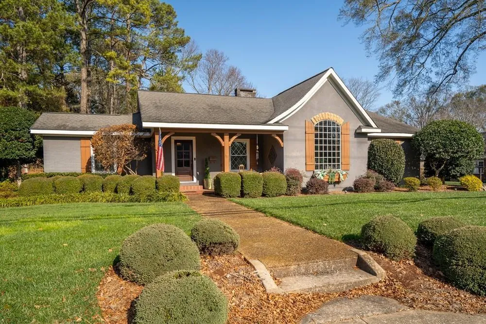 704 Walnut Ave, Dalton, GA 30720