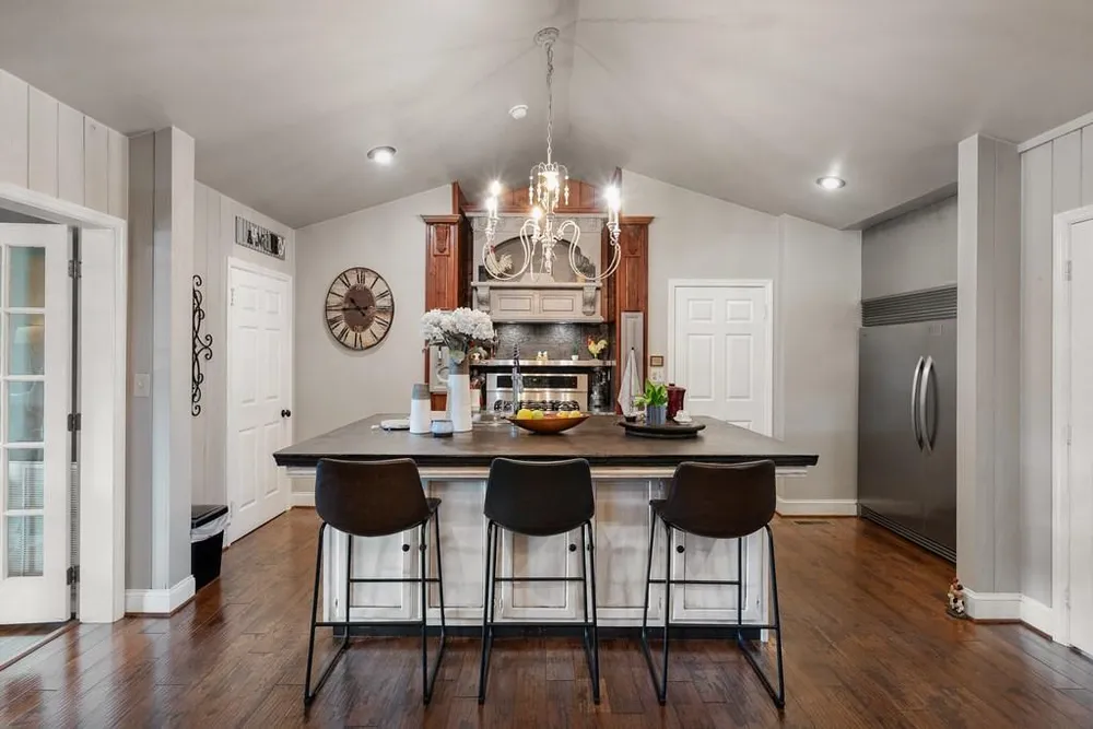 704 Walnut Ave, Dalton, GA 30720