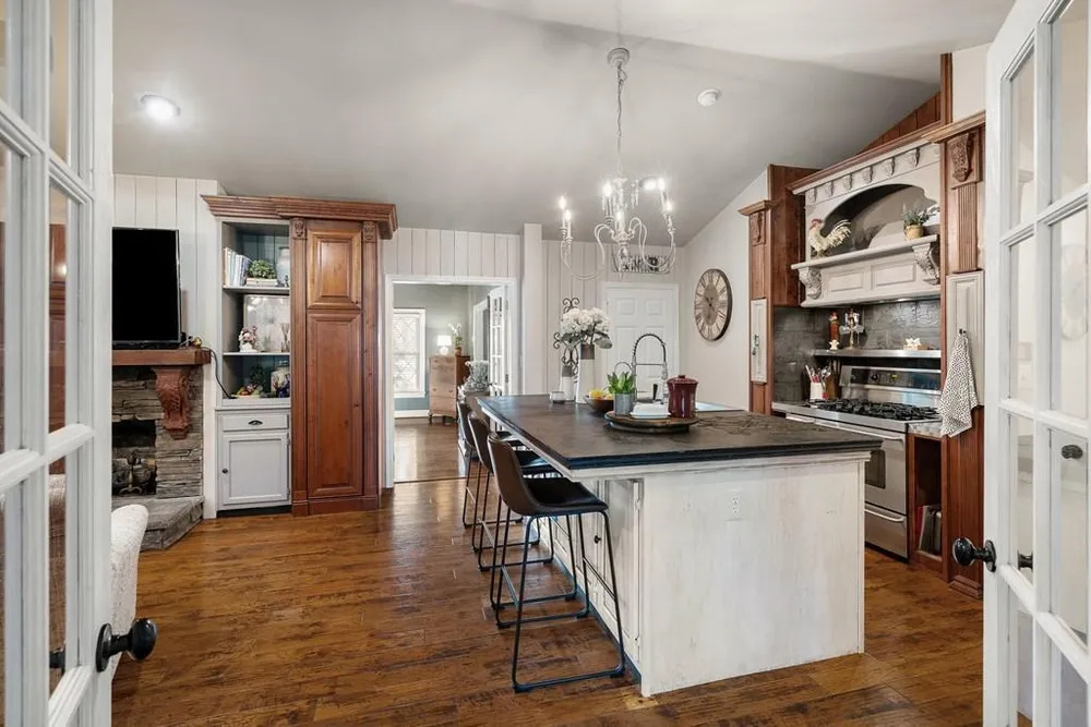 704 Walnut Ave, Dalton, GA 30720