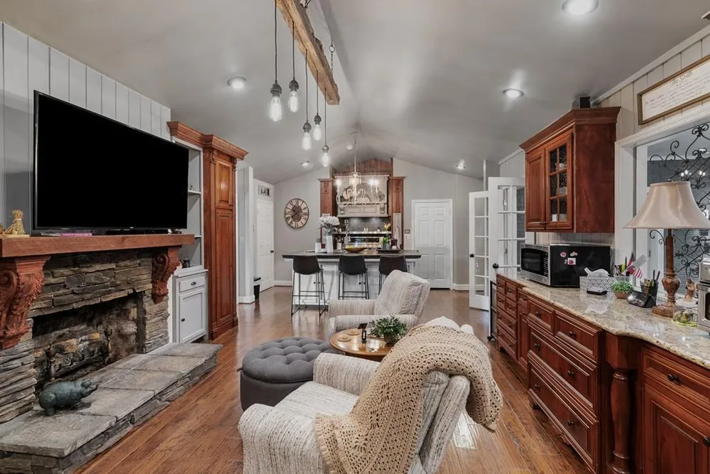 704 Walnut Ave, Dalton, GA 30720