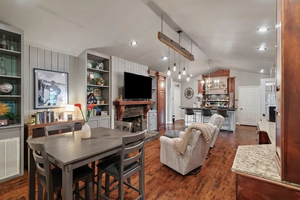 704 Walnut Ave, Dalton, GA 30720