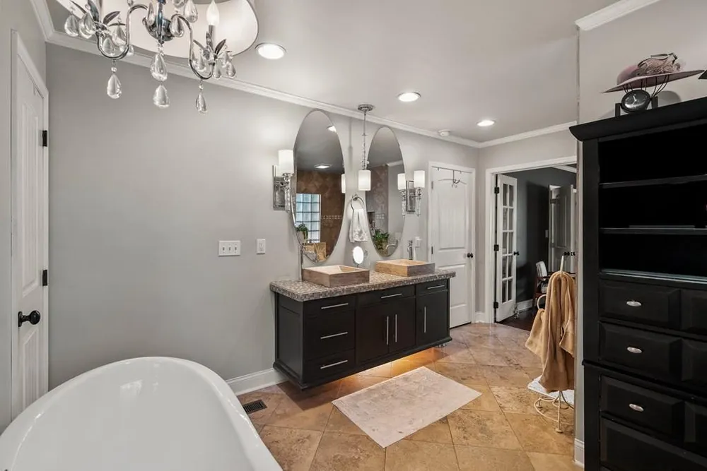 704 Walnut Ave, Dalton, GA 30720