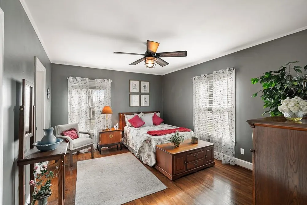 704 Walnut Ave, Dalton, GA 30720