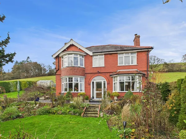 Maesteg, Llanfair Caereinion, Welshpool