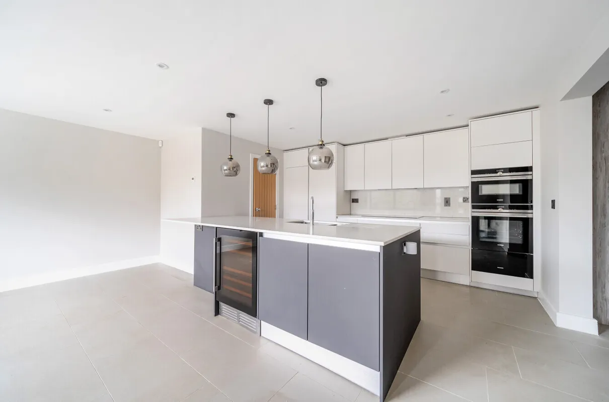 17 Frensham Road, Lower Bourne, Farnham, GU9