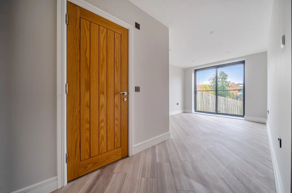 17 Frensham Road, Lower Bourne, Farnham, GU9