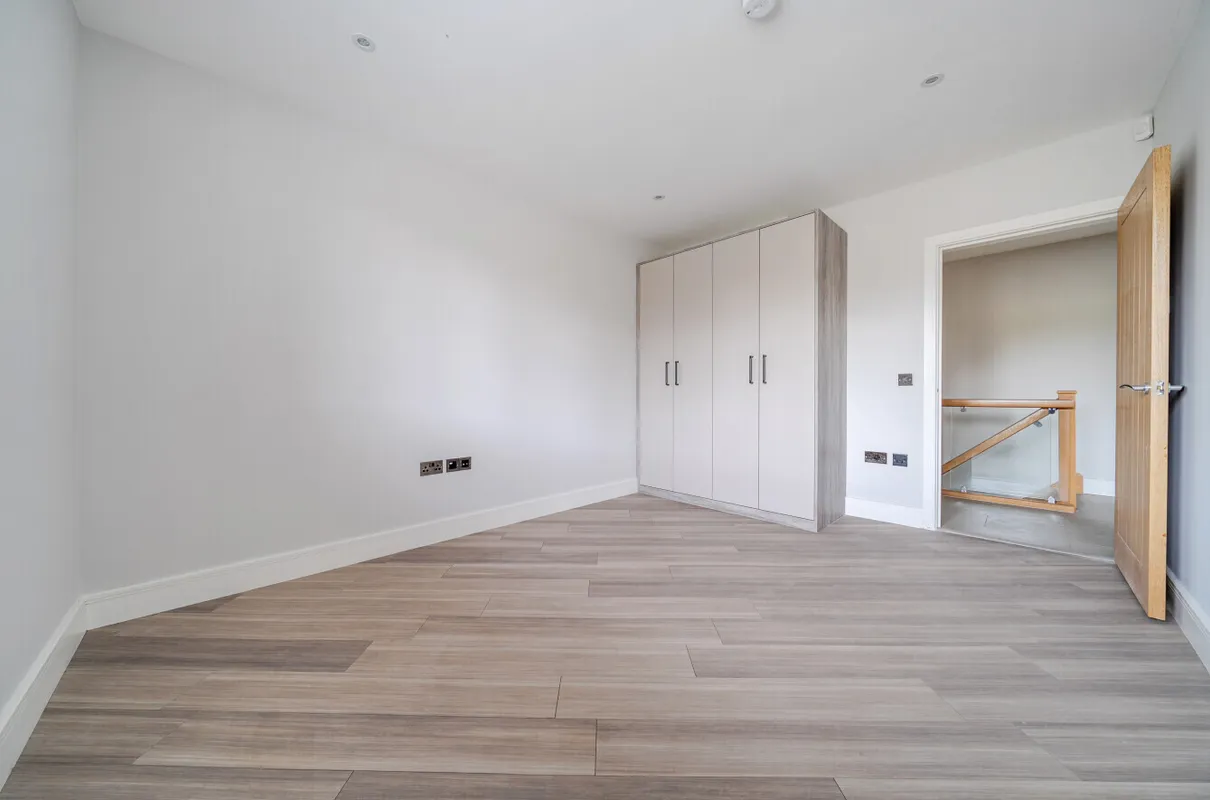 17 Frensham Road, Lower Bourne, Farnham, GU9