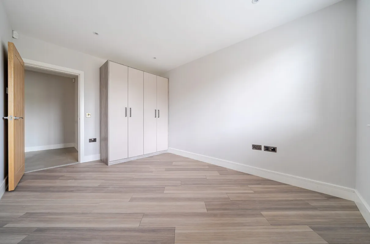 17 Frensham Road, Lower Bourne, Farnham, GU9
