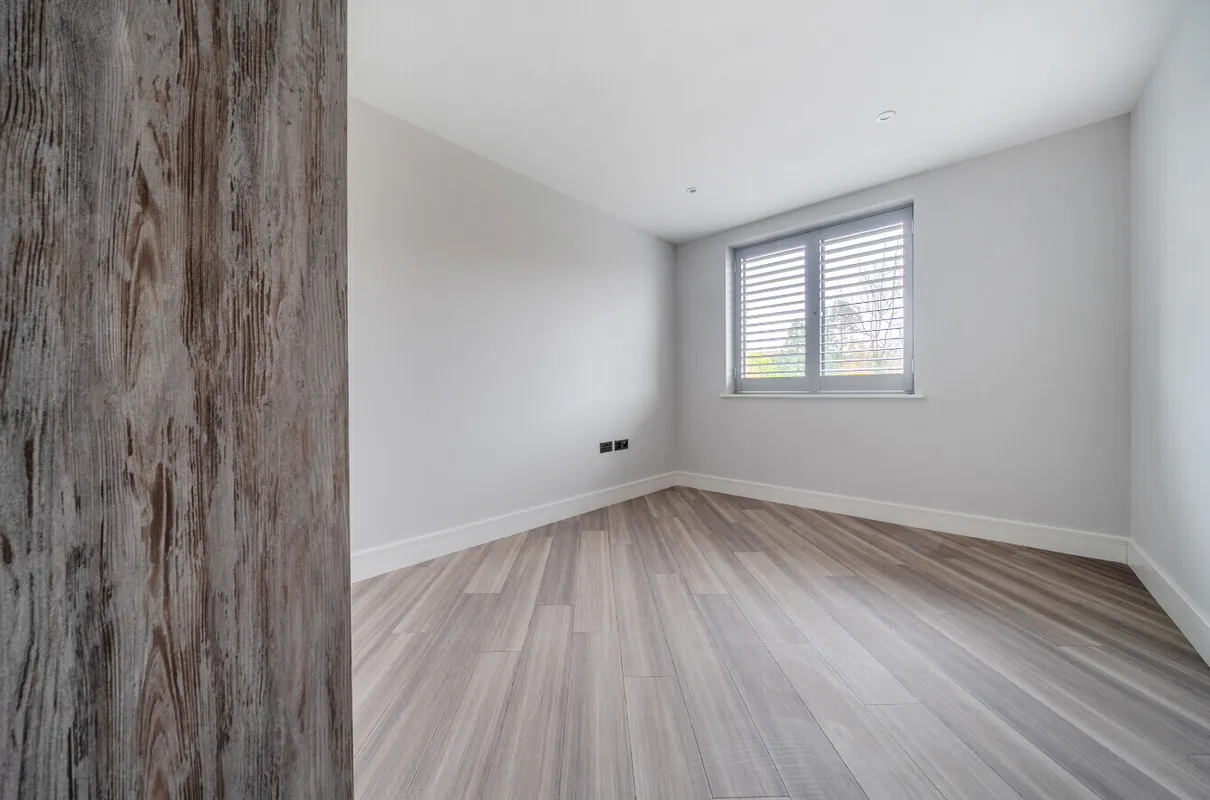 17 Frensham Road, Lower Bourne, Farnham, GU9