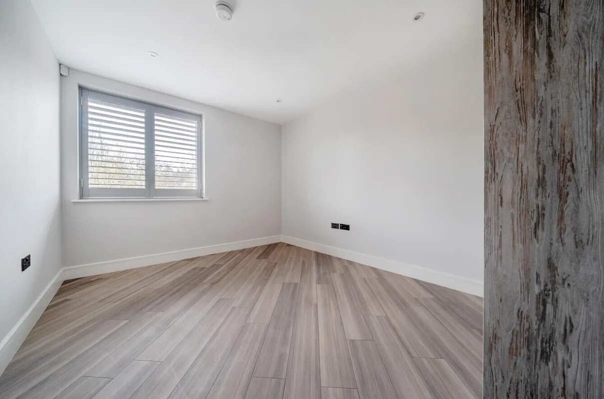 17 Frensham Road, Lower Bourne, Farnham, GU9