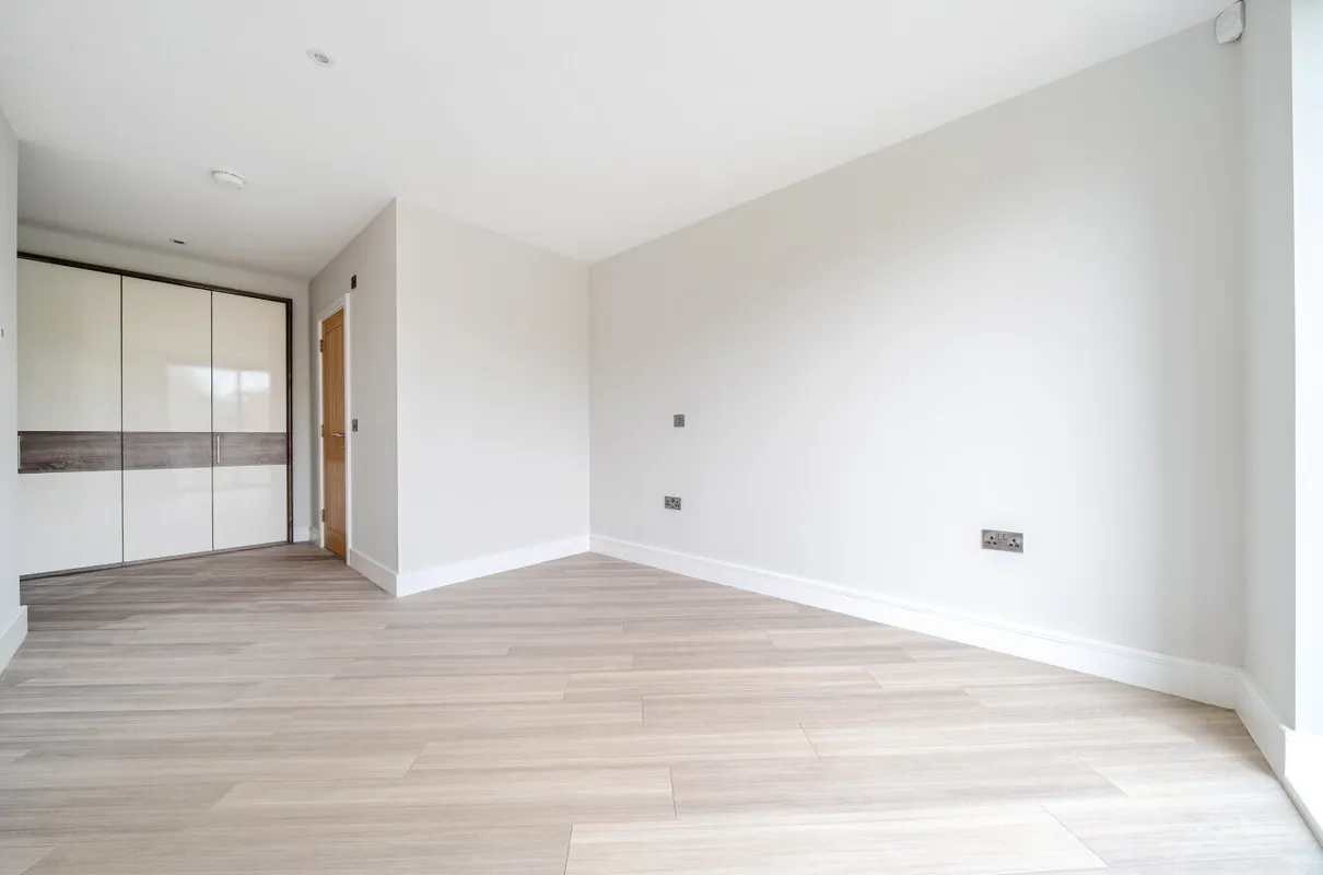 17 Frensham Road, Lower Bourne, Farnham, GU9