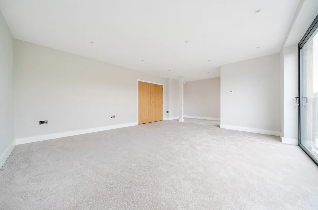 17 Frensham Road, Lower Bourne, Farnham, GU9