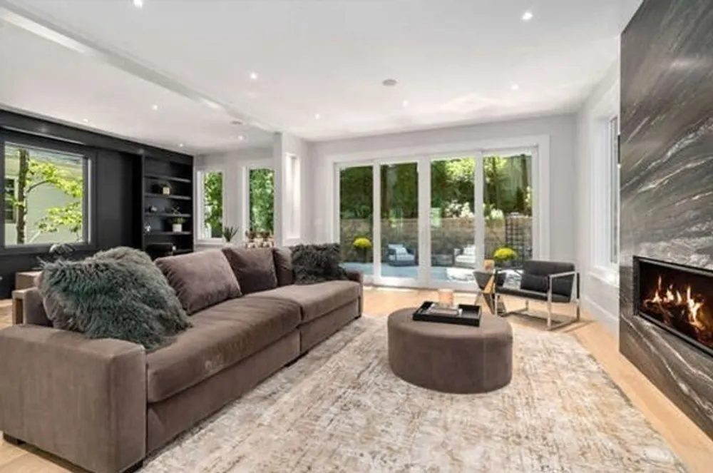89 University Rd, Brookline, MA 02445