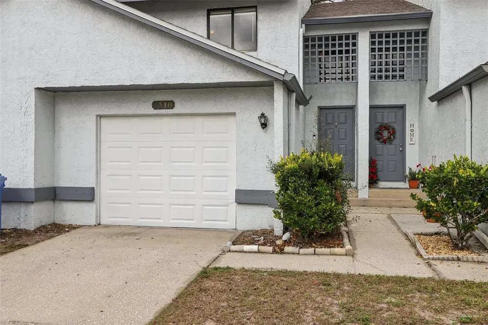 1310 Mountain View Dr, Tampa, FL 33612