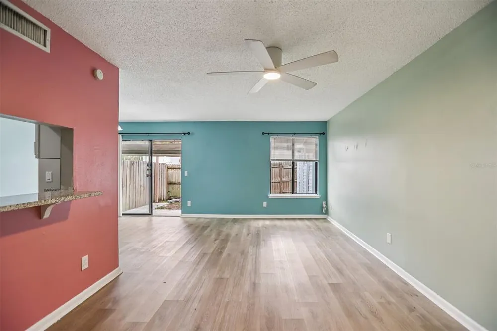 1310 Mountain View Dr, Tampa, FL 33612