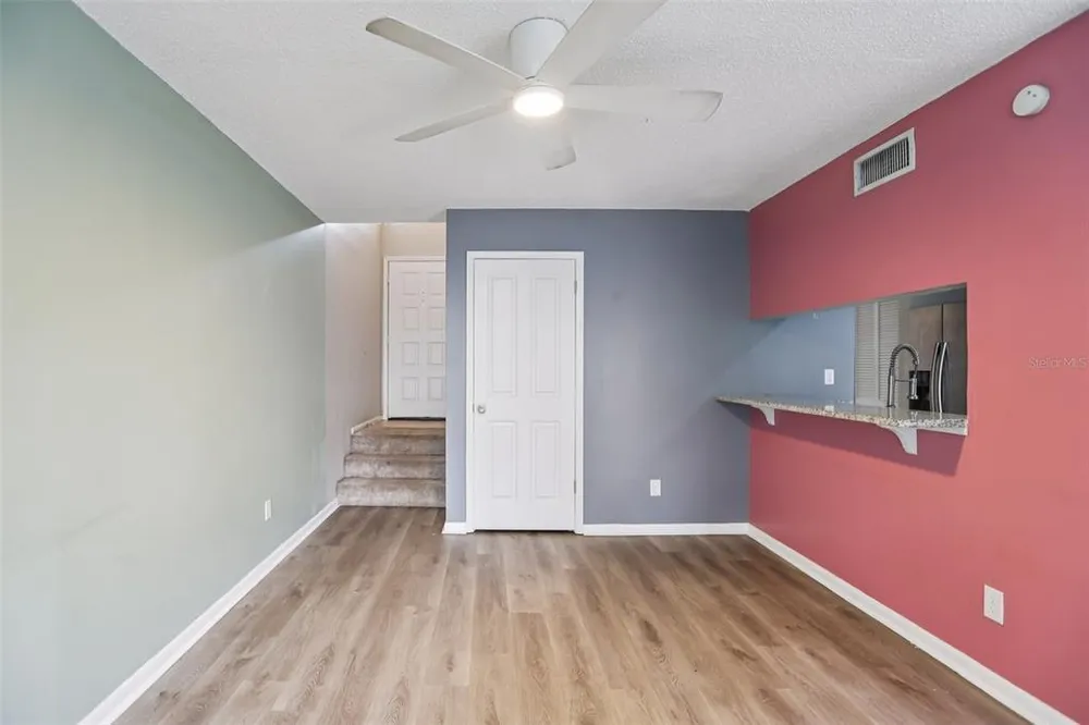 1310 Mountain View Dr, Tampa, FL 33612