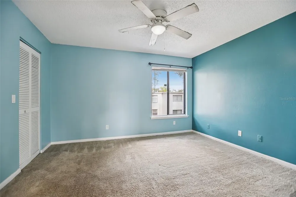 1310 Mountain View Dr, Tampa, FL 33612