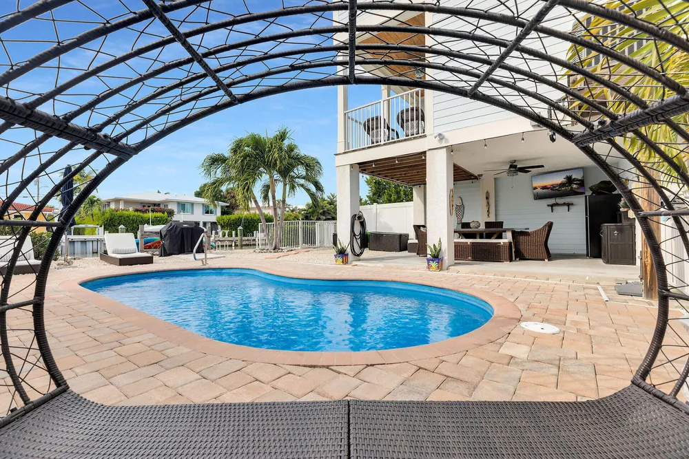 219 Sombrero Beach Rd, Marathon, FL 33050