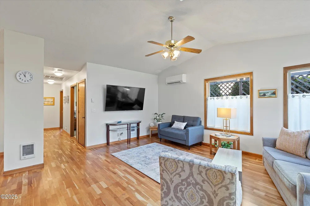 1420 SW Fairway Circle, Waldport, OR 97394