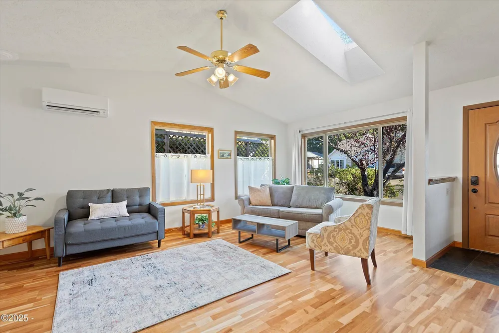 1420 SW Fairway Circle, Waldport, OR 97394