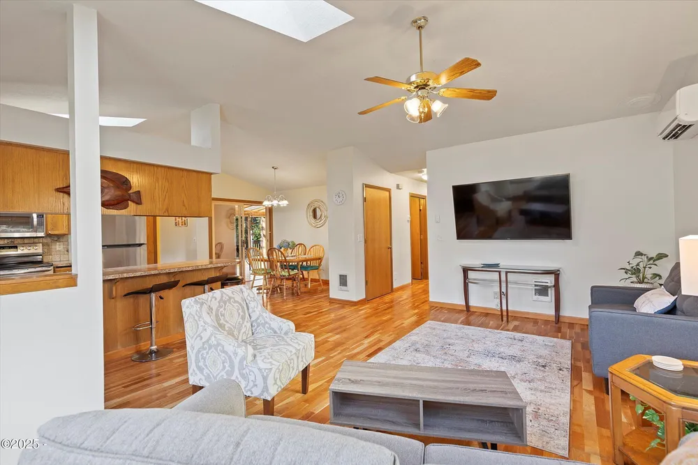 1420 SW Fairway Circle, Waldport, OR 97394