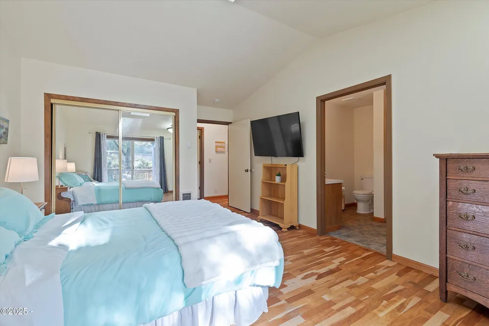 1420 SW Fairway Circle, Waldport, OR 97394