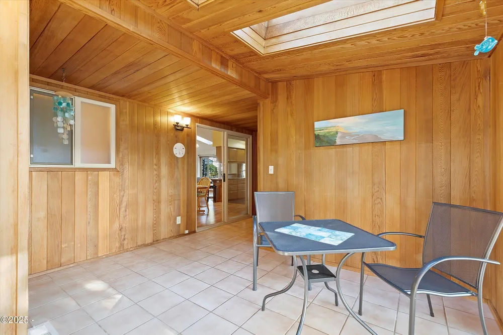 1420 SW Fairway Circle, Waldport, OR 97394