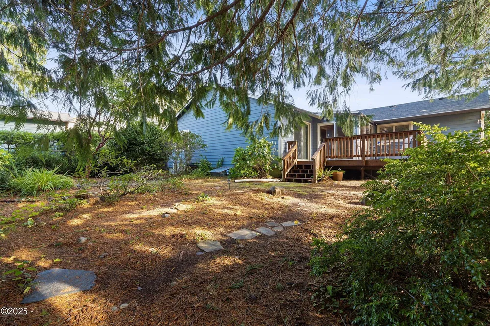 1420 SW Fairway Circle, Waldport, OR 97394