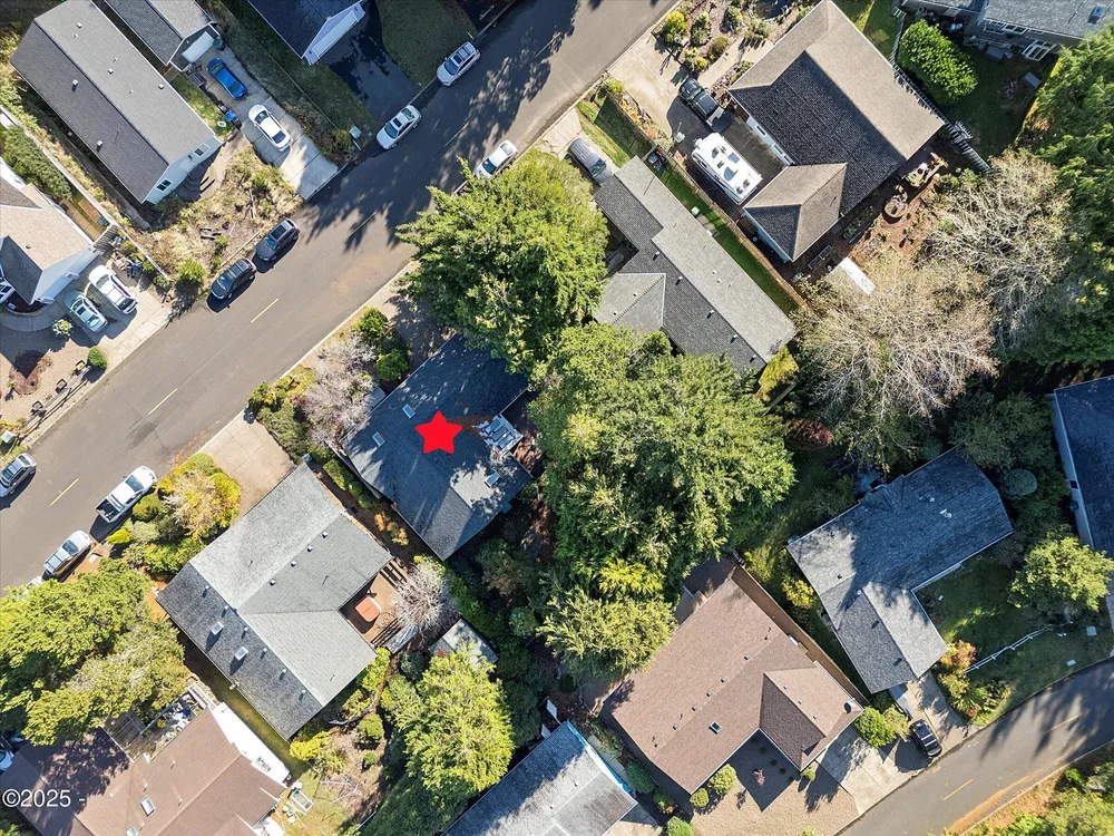 1420 SW Fairway Circle, Waldport, OR 97394