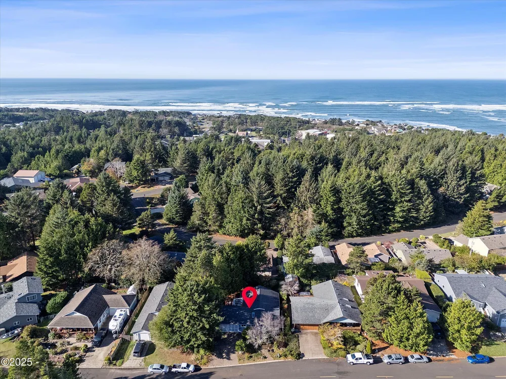 1420 SW Fairway Circle, Waldport, OR 97394