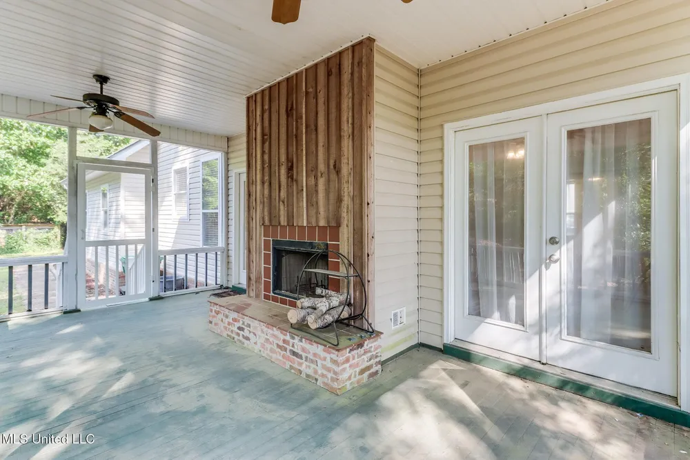 9520 Kalikimaka Pl, Diamondhead, MS 39525