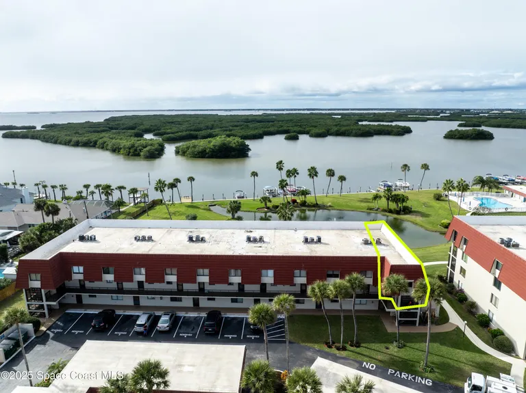 800 S Brevard Ave, Cocoa Beach, FL 32931