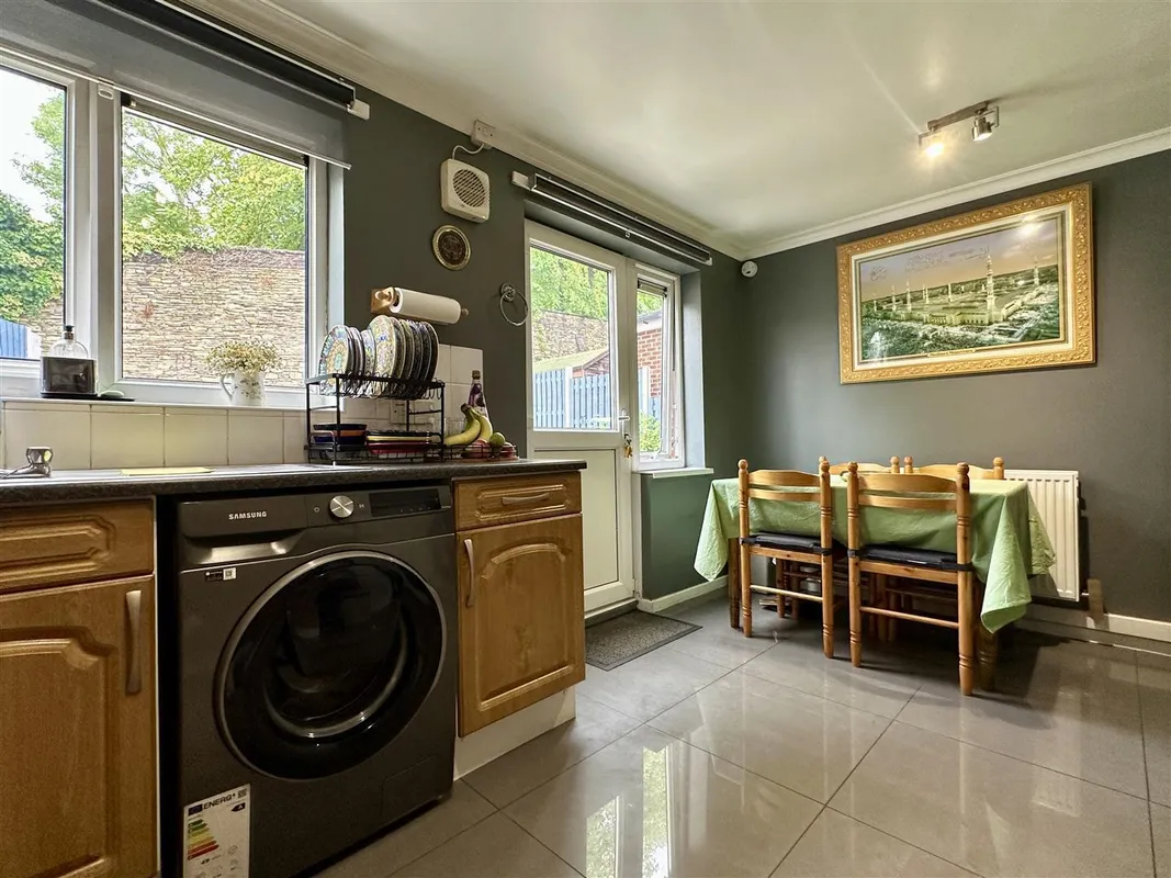Gloucester Crescent, Sheffield, S10 2FZ