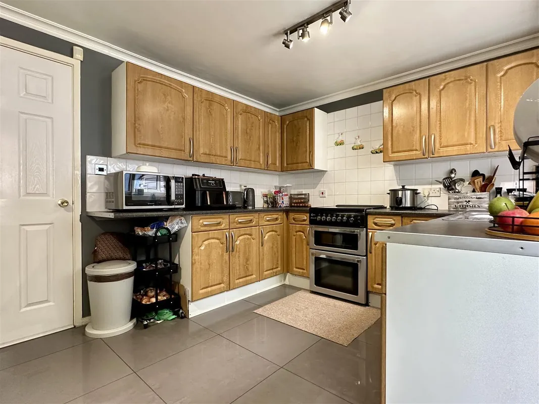 Gloucester Crescent, Sheffield, S10 2FZ