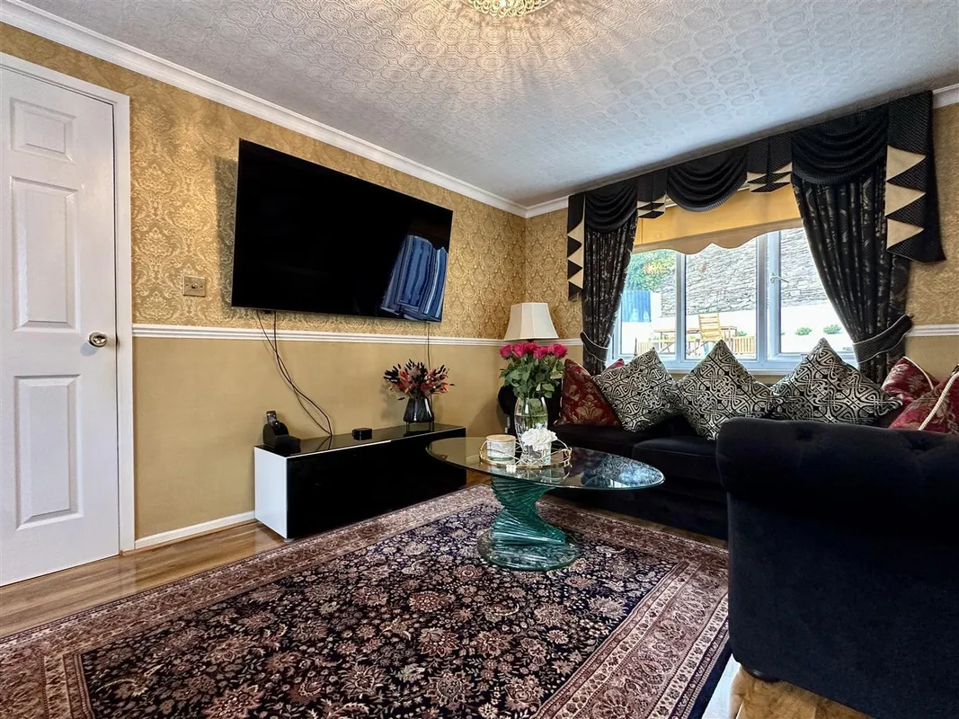Gloucester Crescent, Sheffield, S10 2FZ