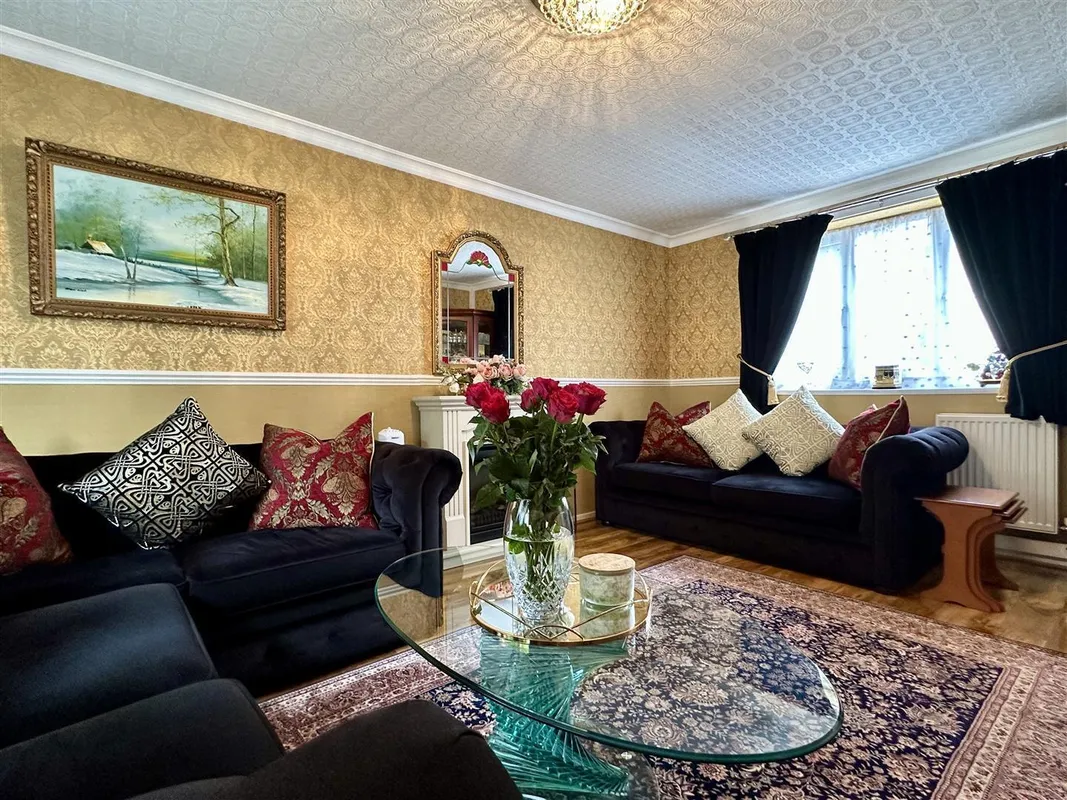 Gloucester Crescent, Sheffield, S10 2FZ