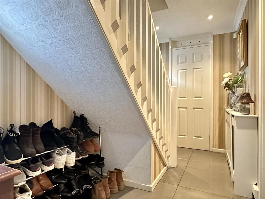 Gloucester Crescent, Sheffield, S10 2FZ