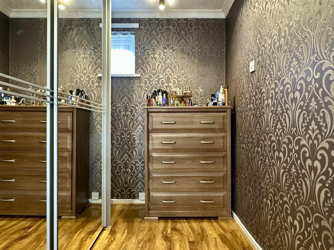 Gloucester Crescent, Sheffield, S10 2FZ