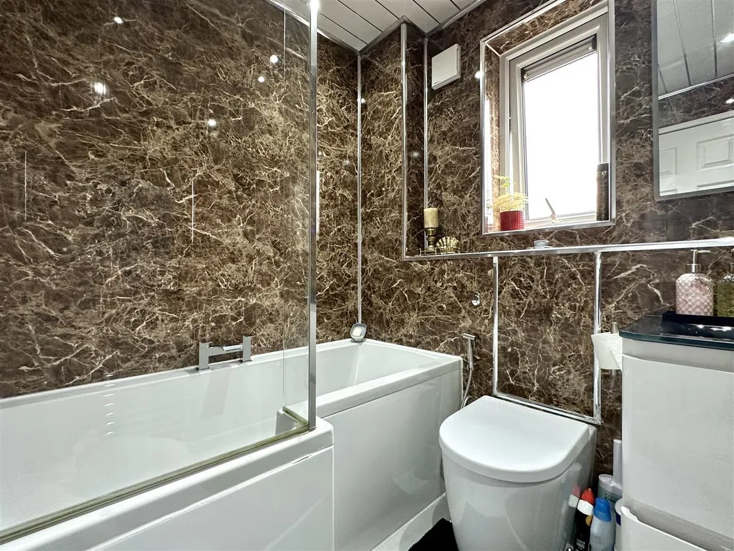 Gloucester Crescent, Sheffield, S10 2FZ