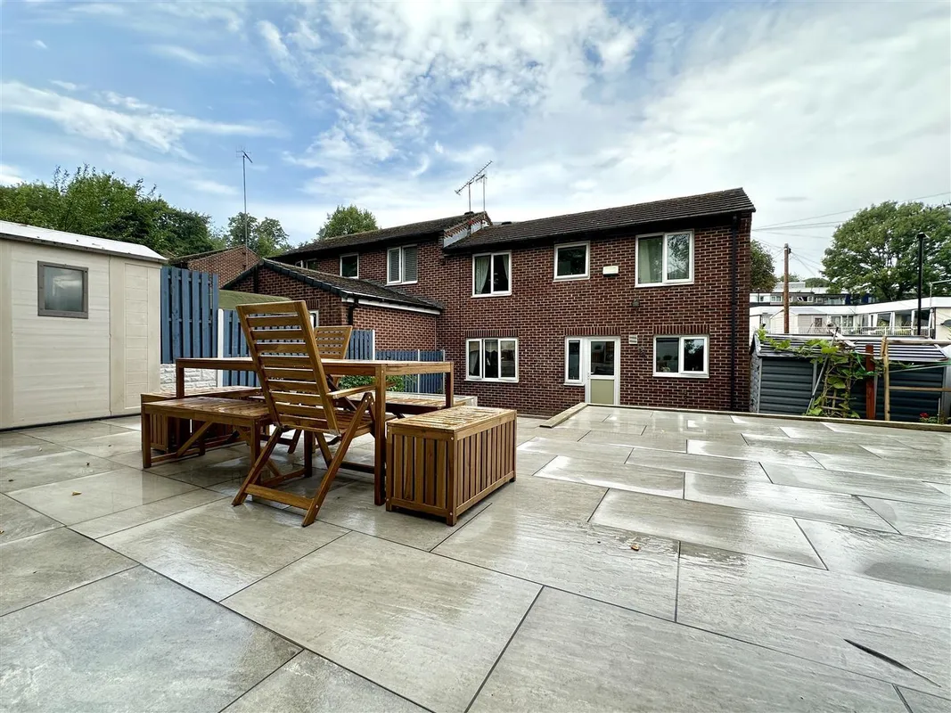 Gloucester Crescent, Sheffield, S10 2FZ