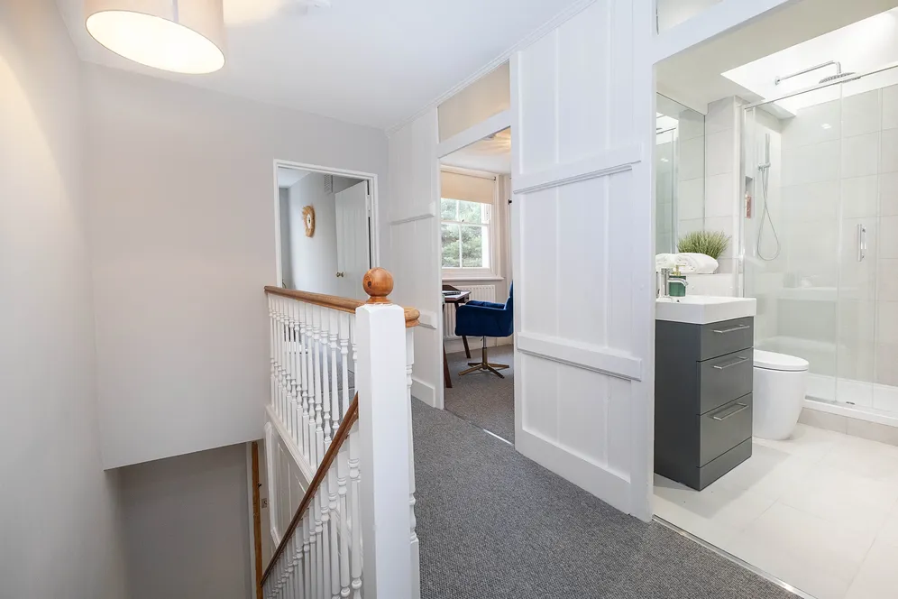 West Place, London, SW19 photo 17