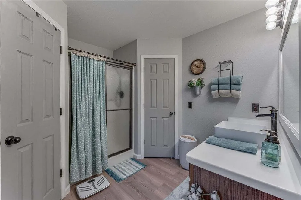 803 Jon Dr, Bentonville, AR 72712
