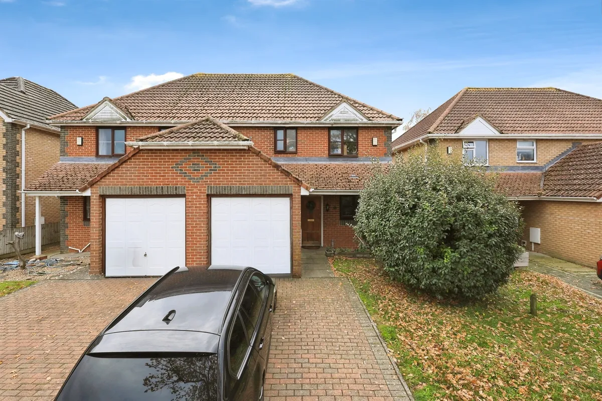Lynholm Road, Polegate