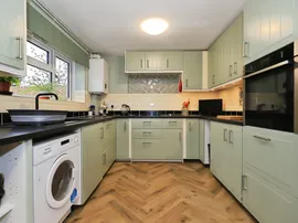 Holmwood Avenue, KIDDERMINSTER thumb 3