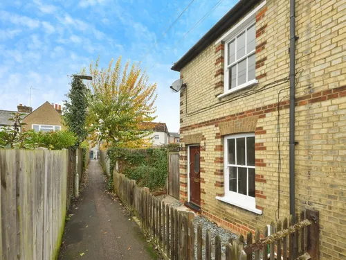 Grove Walk, Hertfordphoto