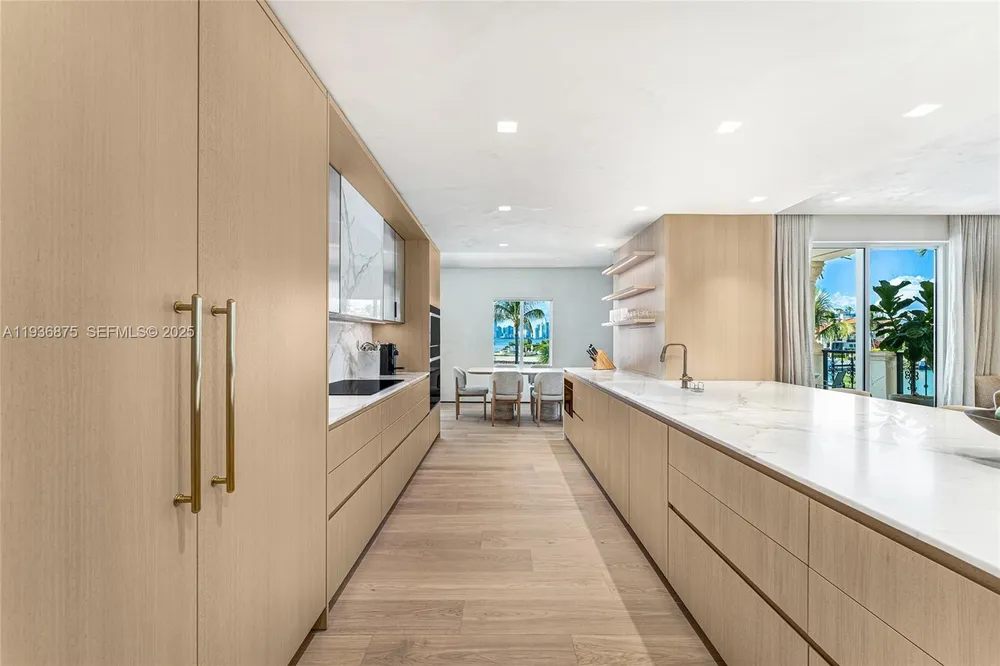 2521 Fisher Island Dr, Miami Beach, FL 33109