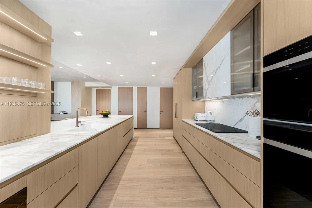 2521 Fisher Island Dr, Miami Beach, FL 33109