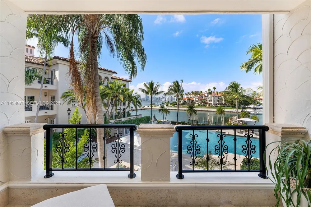 2521 Fisher Island Dr, Miami Beach, FL 33109