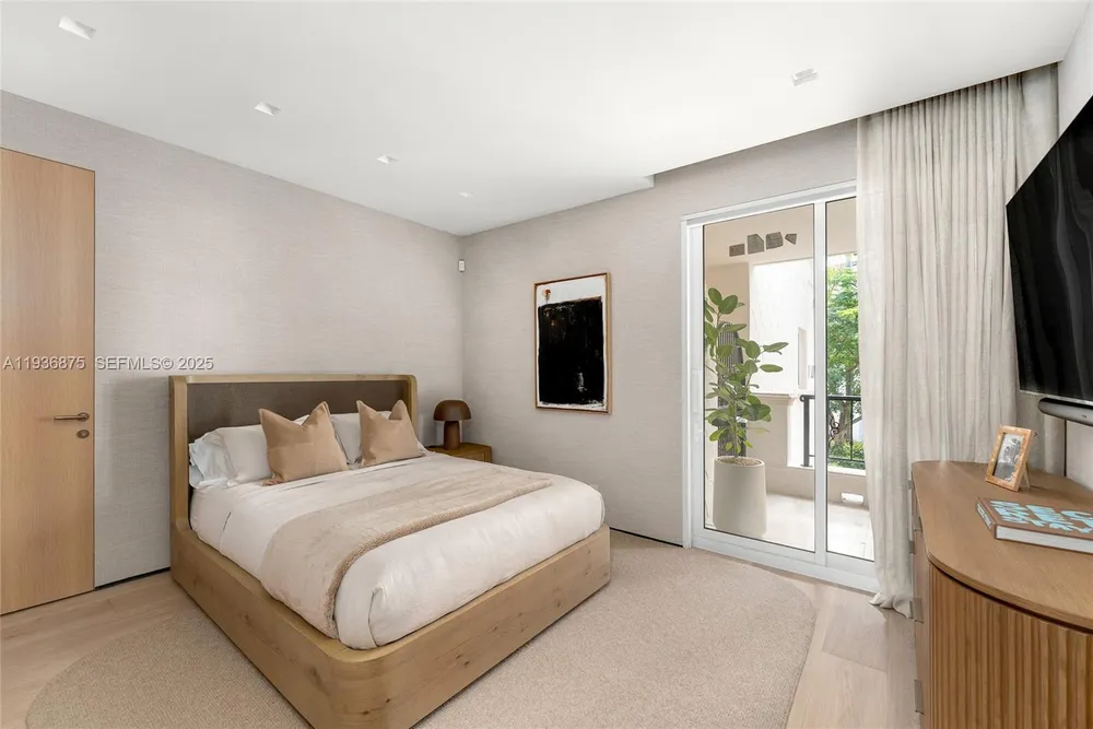 2521 Fisher Island Dr, Miami Beach, FL 33109