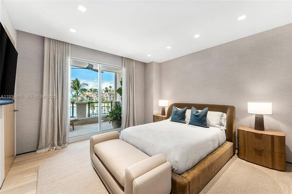 2521 Fisher Island Dr, Miami Beach, FL 33109